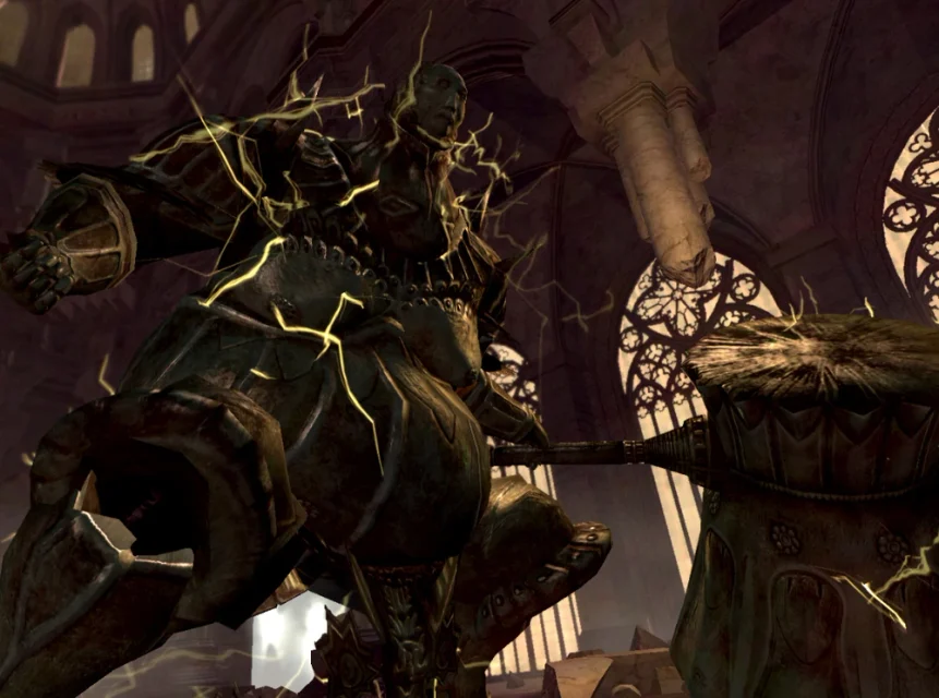 Smough recebe o poder do raio quando Ornstein é derrotado primeiro.